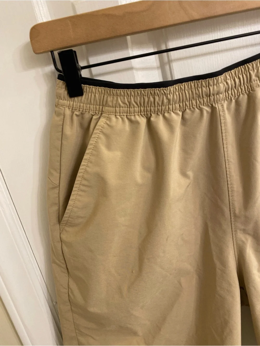 THE NORTH FACE TNF HYBRID ATHLETIC SHORTS MENS KHAKI SHORTS SIZE SMALL OUTDOORS